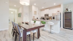 In-room dining - Storey Lake 3191 (Kissimmee)