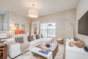 Townhome, 5 Bedrooms | Living area