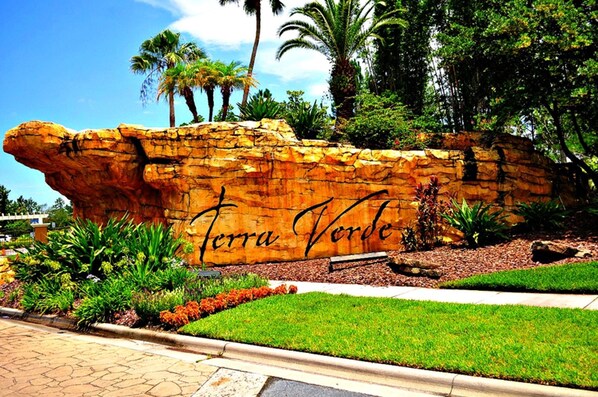 Townhome, 4 Bedrooms | Property grounds