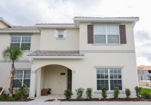 Townhome, 5 Bedrooms | Front of property