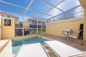 Casa de ciudad, 3 habitaciones | Alberca al aire libre | Alberca al aire libre 