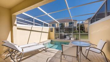 Townhome, 3 Bedrooms | Kolam renang tertutup | Kolam renang terbuka