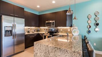 Townhome, 3 Bedrooms | Private kitchen