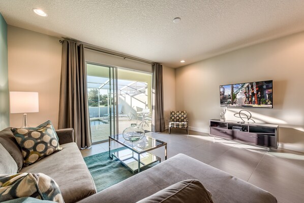 Townhome, 3 Bedrooms | Living area