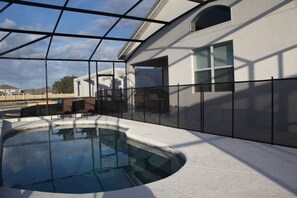 House, 4 Bedrooms | Indoor pool