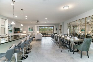 House, Multiple Beds | In-room dining