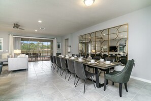 House, Multiple Beds | In-room dining