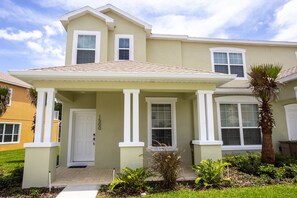 Townhome, 3 Bedrooms | Front of property