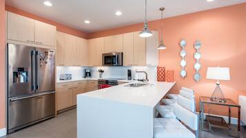 Townhome, 3 Bedrooms | Private kitchen