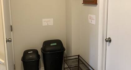 Erittäin puhdas, kaunis & moderni uudisrakentaminen 2 makuuhuonetta Bsmt. Huoneisto