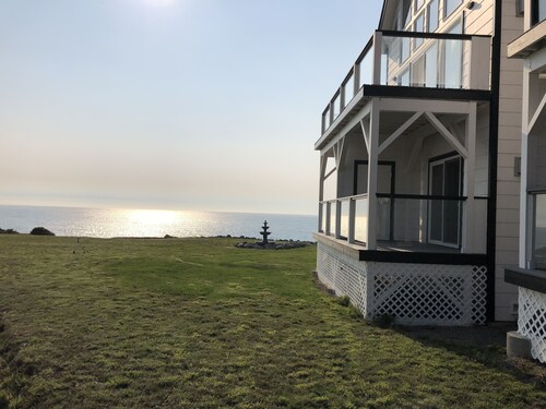 Castle Inn of the Lost Coast Knight Suite #2