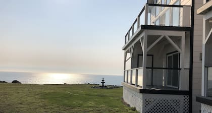 Castle Inn of the Lost Coast Knight Suite #2