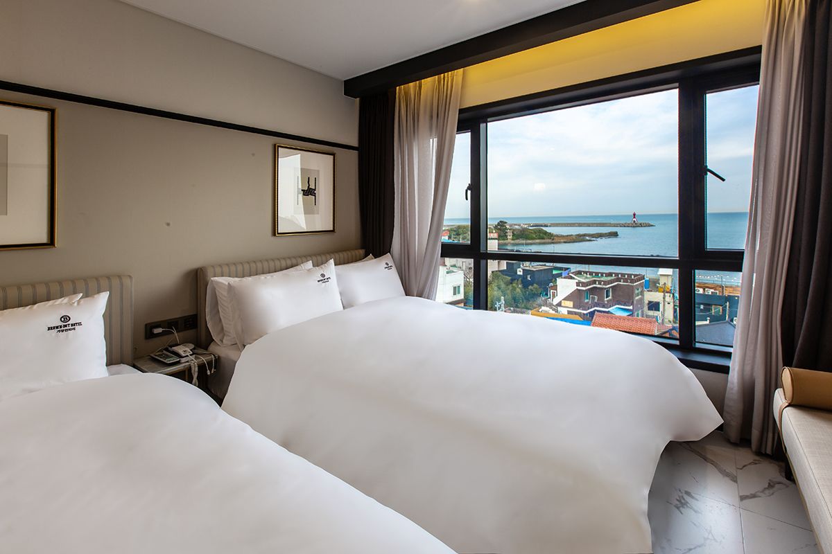 premium twin room, ocean view | blackout curtains, free wifi, bed sheets