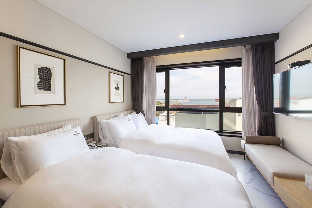 Superior Twin Room | Blackout drapes, WiFi (free), bed sheets