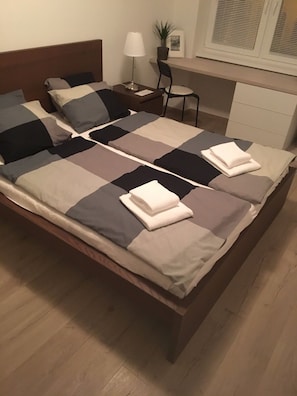 1 室のベッドルーム、WiFi、ベッドシーツ