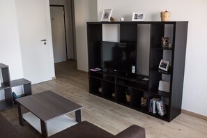 テレビ、DVD プレーヤー、書庫、ステレオ