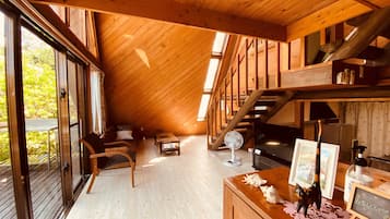 Two-Bedroom Cottage | Living area