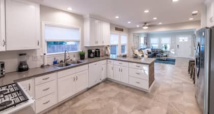 Downtown Fullerton Home w/ Pool Table & Fun Entertainment Space – Near Disney!