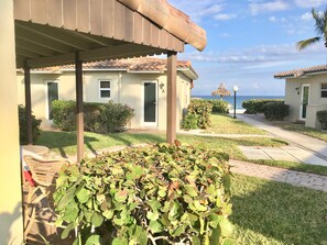 Terrace/patio - Beach Front Villa,  50 feet to the beach (Hillsboro Beach)