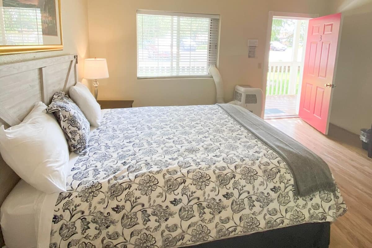 Kamar Standar, 1 Tempat Tidur King | Wi-Fi gratis