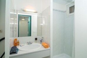 Bathroom - 50m de la Mer! Appart avec Terrasse/Loggia (Cap D’agde)