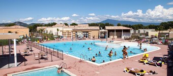 Maison chaleureuse | Acces aux Piscines, club d'enfants et fitness!