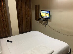 Standard Single Room, 1 Queen Bed | Free WiFi, bed sheets - Staybridge Vibe (Bengaluru)