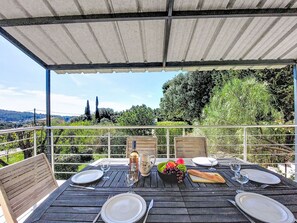 Outdoor dining - La Chilière by Interhome (Ceyreste)
