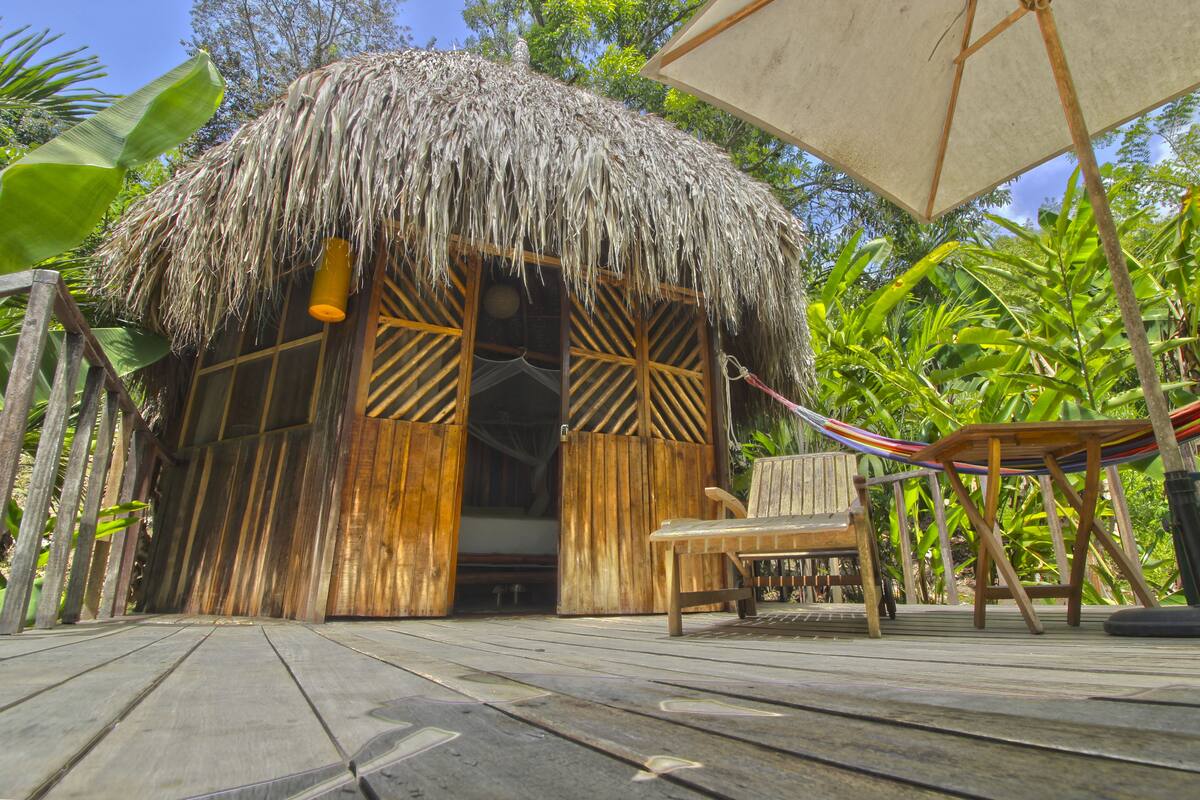 Bangalô tradicional, 1 cama King, vista para o jardim | Cofres nos quartos