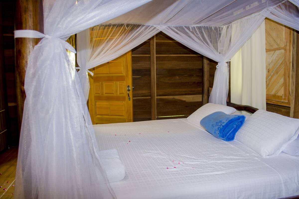 Quarto tradicional, 1 cama King | Cofres nos quartos