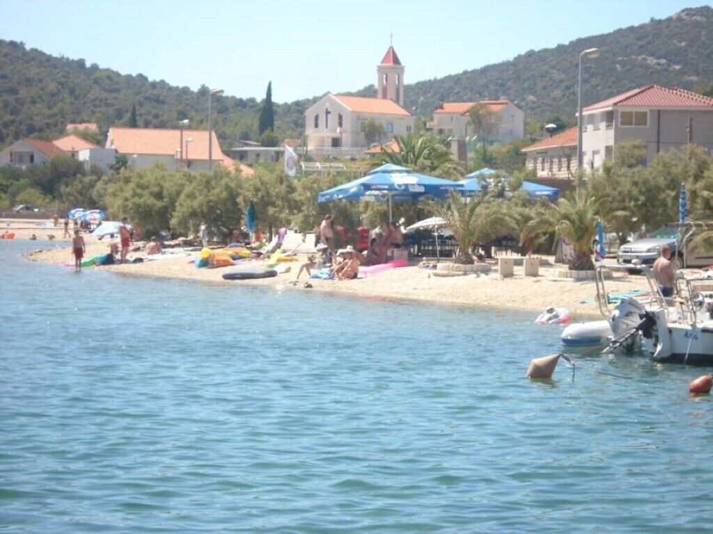 Beach nearby, sun-loungers