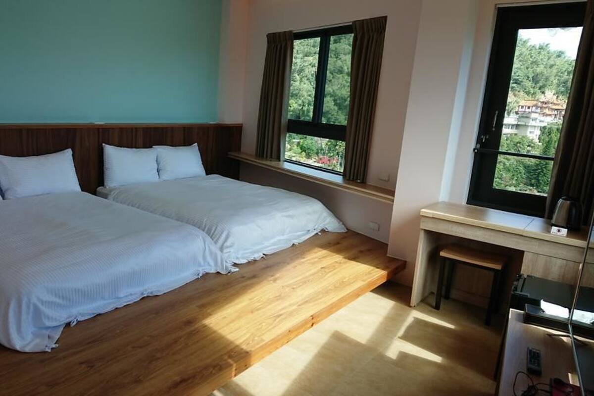 Superior Quadruple Room, 2 Double Beds, Lake View | Desk, blackout drapes, soundproofing, WiFi (free)