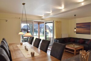 Unclassified image, 5 of 18, button