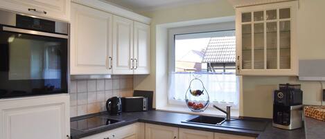 Køleskab, mikrobølgeovn, ovn, opvaskemaskine