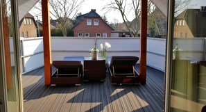 Unclassified image, 3 of 18, button