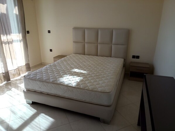 2 bedrooms, bed sheets