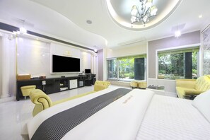 VVIP | In-room safe, desk, soundproofing, free WiFi - Renaissance Hotel (Pohang)