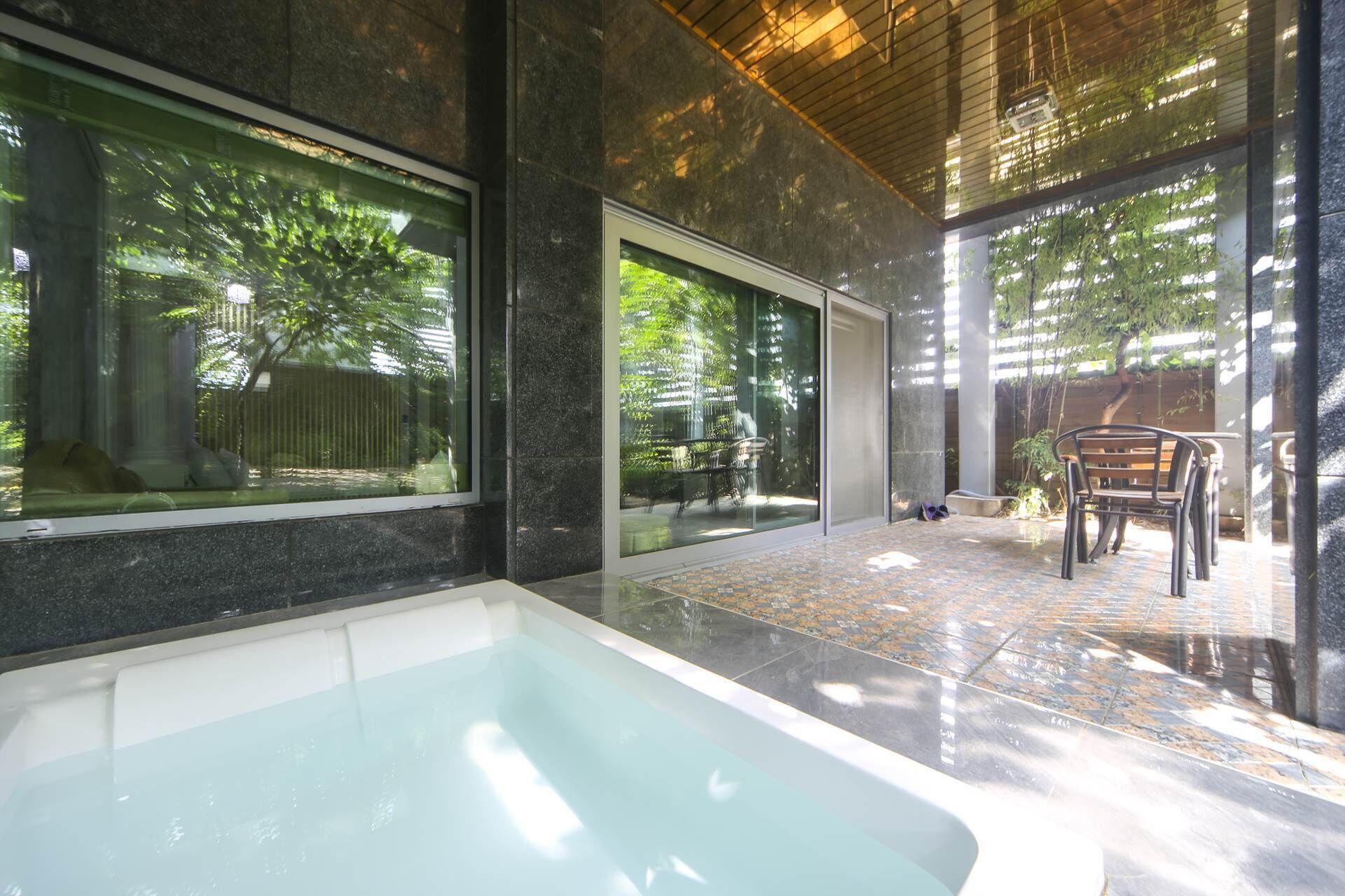 Presidential Twin Room | Terrace/patio