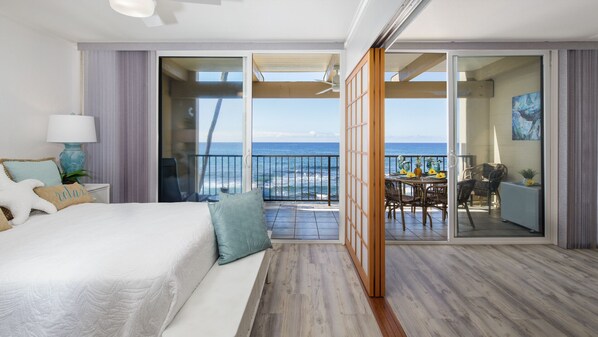 2 bedrooms, iron/ironing board, WiFi, bed sheets - Right On the Water, Stunning Ocean views and Sunsets, AC, Elevator, Pool (Kailua Kona)