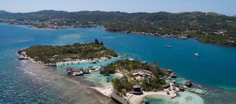 Añoranza 3 BDRM: 2 Bedroom Villa + Casita 1