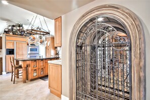 冰箱、微波炉、烤箱、炉灶