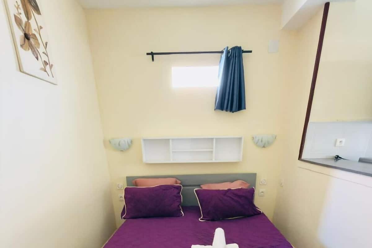 Wifi gratis y ropa de cama 