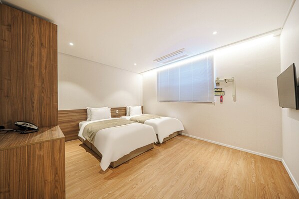 Superior-Zweibettzimmer, Annex | Hochwertige Bettwaren, Betten mit Memory-Foam-Matratzen, Schreibtisch