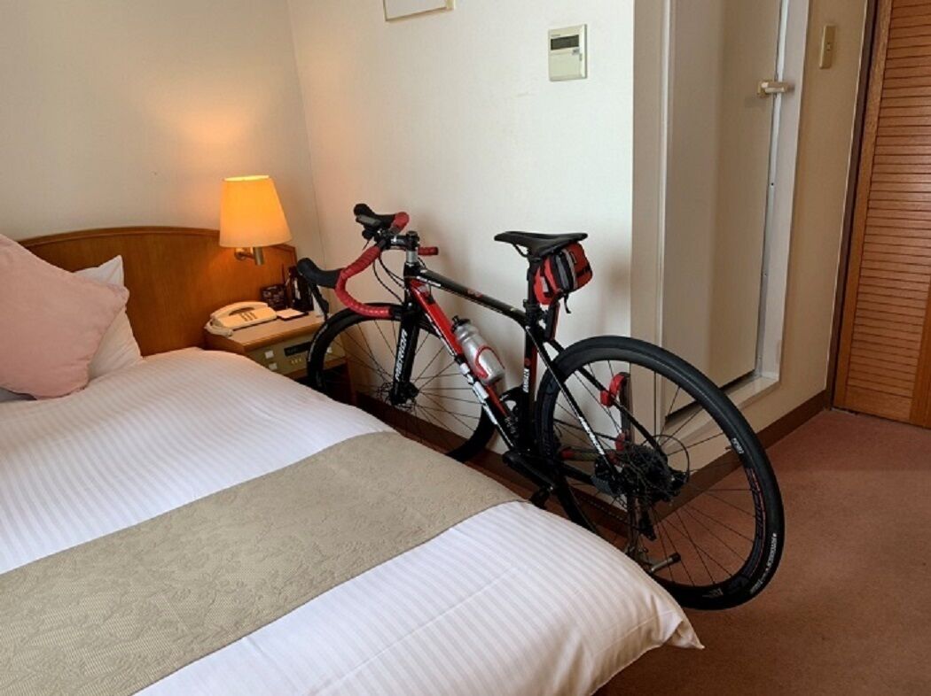 1 bedroom, desk, laptop workspace, blackout curtains