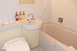 Bañera con ducha, bañera profunda, artículos de tocador gratuitos