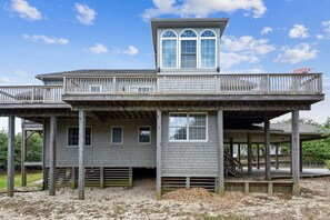 Exterior - The Pierce at Ships Watch in Duck (Duck)