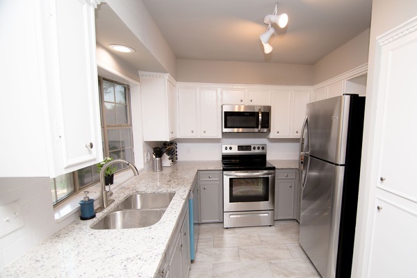 Refrigerador, microondas, horno, placa de cocina