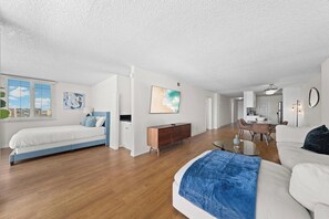3 bedrooms, premium bedding, desk, iron/ironing board