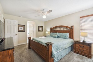 4 bedrooms, iron/ironing board, WiFi, bed sheets