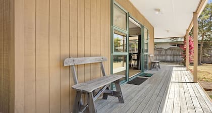 Room for The Family - Bowentown Bach